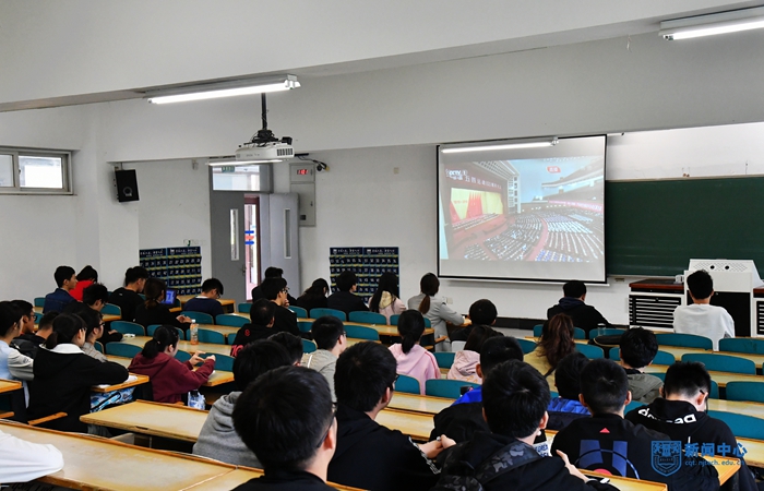 校团委全体人员,校级学生组织骨干及团员代�?1.jpg