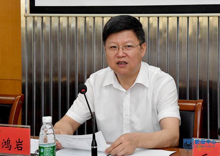 2校党委书记芮鸿岩讲话.jpg 2校党委书记芮鸿岩讲话.jpg